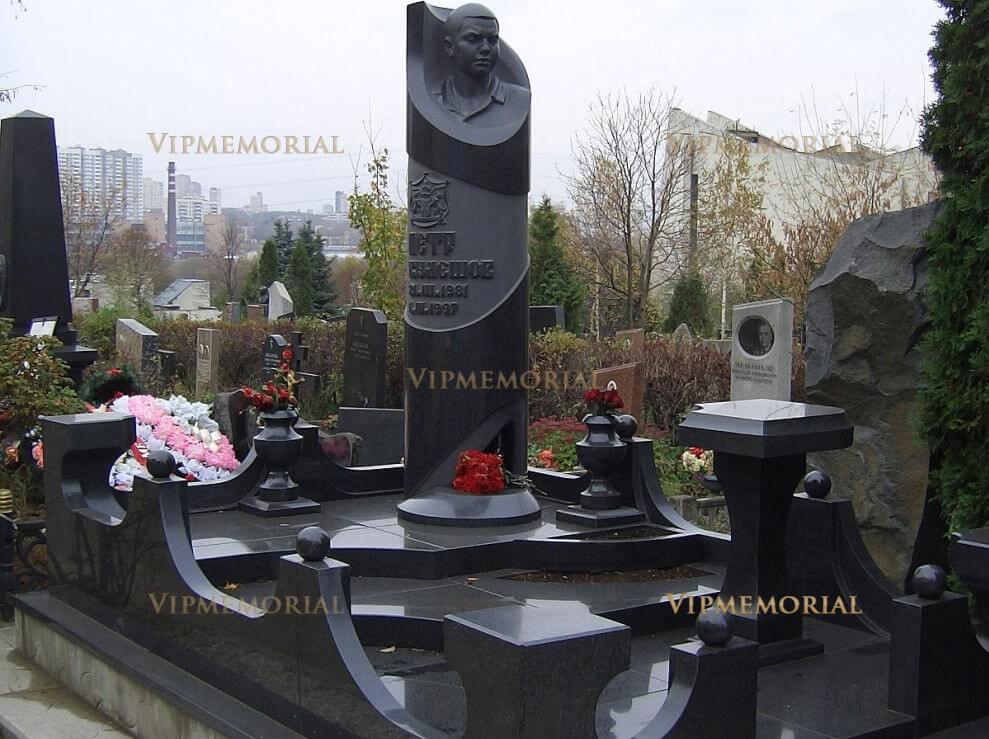 Памятник для сына. Вип мемориал. Вип памятники. Випмемориал памятники. Vipmemorial_VIP.